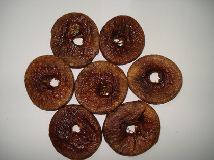 UK Injeer 100G - dried figs on white background