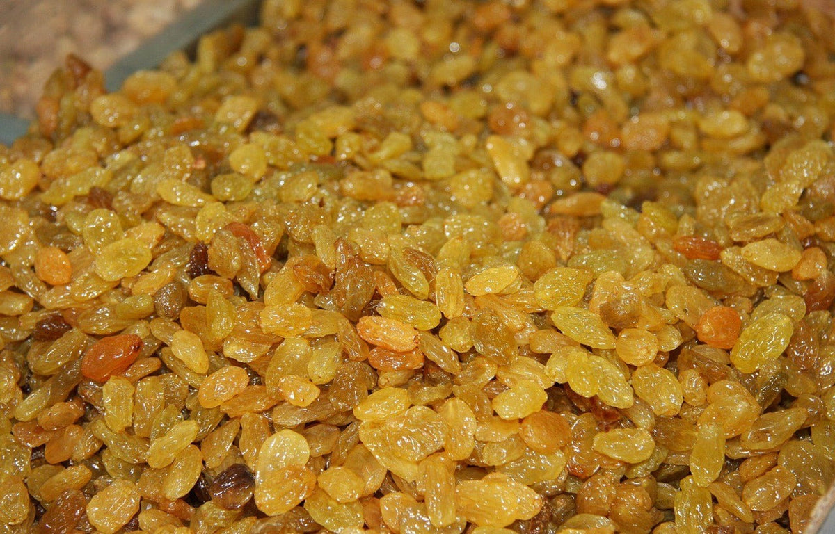 UK Kishmish 100G - raisins on white background